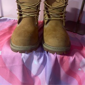 Boy or girl timberland boot like new